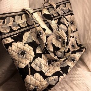 Vera Bradley large bag hardly used (if ever) leaf